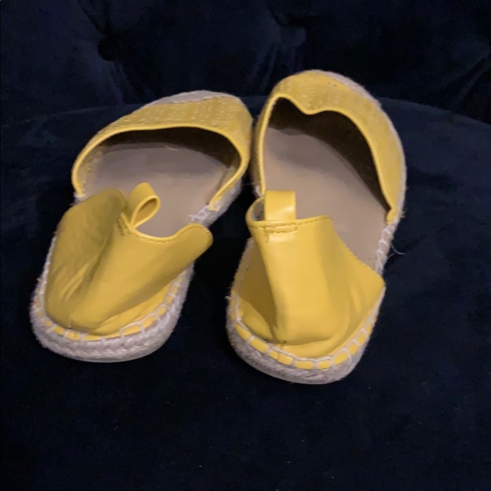 Shoes - Picture 3 of 4